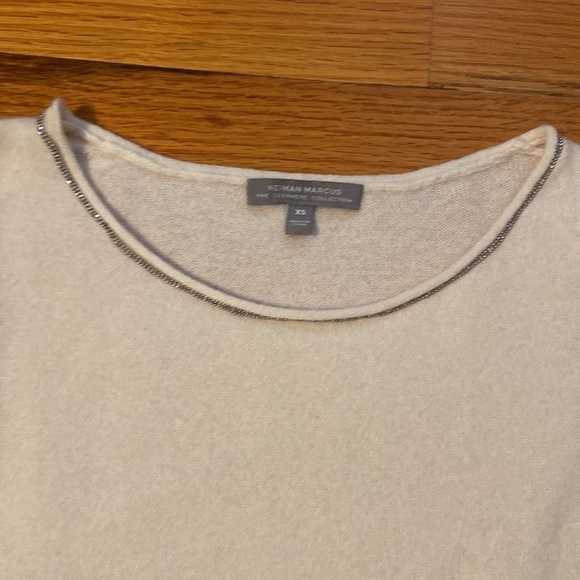 Women’s Neiman Marcus Cashmere Collection sweater. Cream. Size XS - Picture 3 of 6